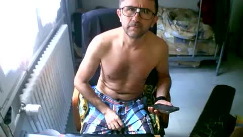 lokoum39 online show from September 9, 9:31 am