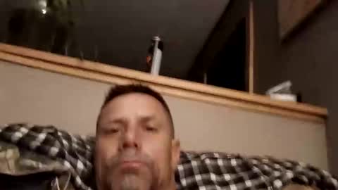 longdonglouie47 online show from December 1, 9:01 am