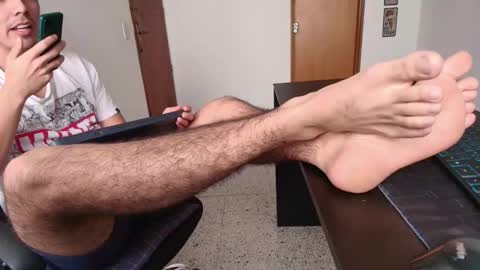 Snapshot of looki_16 chatting on October 16, 2:25 pm looki 16 online show from October 16, 2:25 pm