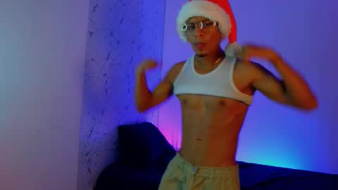 Lorian Vikel  online show from December 15, 9:56 pm