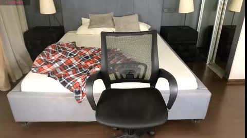 louie_evans online show from September 23, 9:25 pm