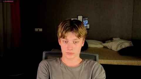 louie_evans online show from October 12, 8:03 pm