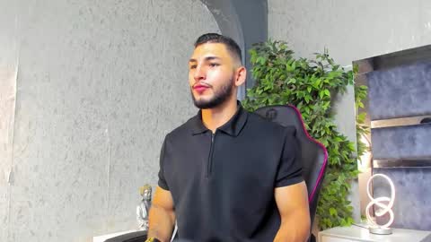 Snapshot of louis_connor chatting on October 20, 8:13 pm Louis online show from October 20, 8:13 pm