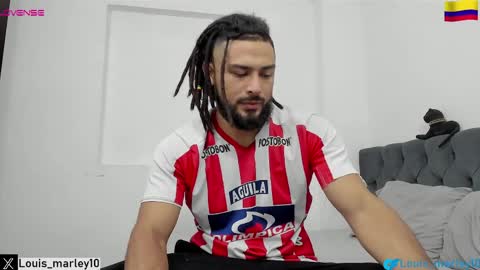 louis_marley_ online show from April 5, 2:46 pm