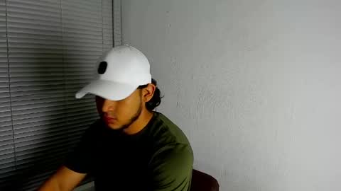 louis_rueda online show from June 1, 4:57 am