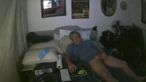 love2lickit4u77 online show from February 14, 10:10 am