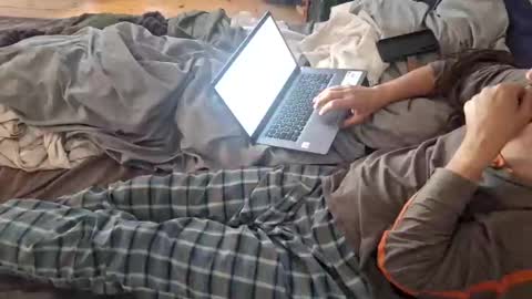 Love online show from February 22, 9:23 am