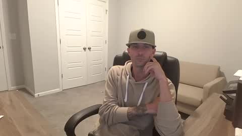 lovehatlovers online show from September 19, 8:15 am