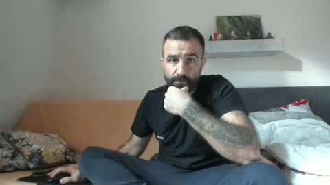 loveivat80 online show from October 12, 5:45 am