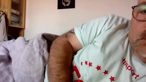 lover010983 online show from November 11, 9:36 am