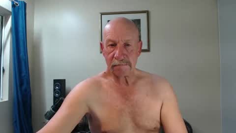 Snapshot of lovesblackazz chatting on December 5, 11:07 pm Lovesblackazz online show from December 5, 11:07 pm