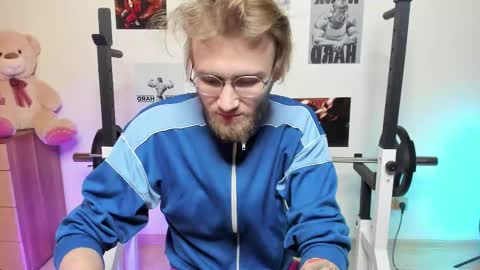 Snapshot of loyasteve chatting on March 11, 11:33 am VECTORSTEVEPVT IS OPEN online show from March 11, 11:33 am
