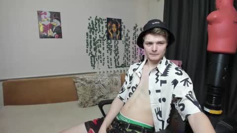 Snapshot of loyasteve chatting on February 15, 8:44 am VECTORSTEVEPVT IS OPEN online show from February 15, 8:44 am