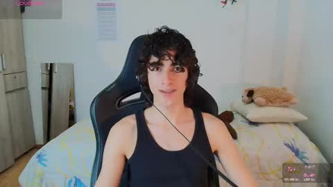 lucas_xo online show from February 25, 4:02 am