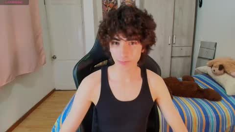 lucas_xo online show from November 30, 12:45 am