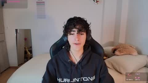lucas_xo online show from February 26, 10:22 pm