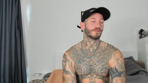 lucasexclusive online show from April 13, 4:13 am