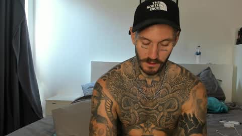 lucasexclusive online show from April 3, 8:00 am