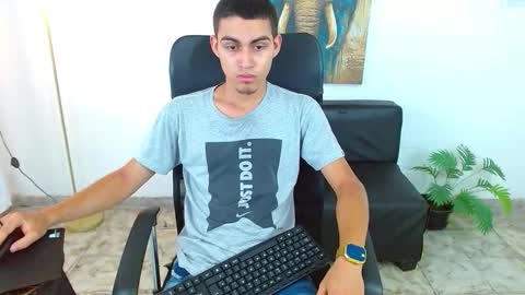 Lucas online show from March 28, 9:48 pm