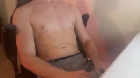 LucasVale online show from April 5, 11:01 pm