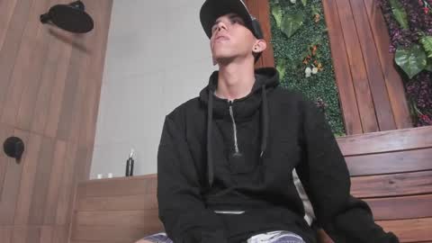 Lucca Moreti online show from April 11, 7:45 am