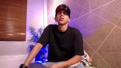 Lucca Moreti online show from July 7, 6:47 am