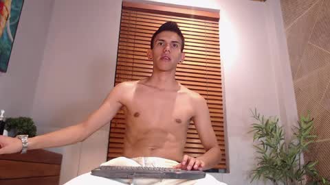 Lucca Moreti online show from April 6, 3:25 am