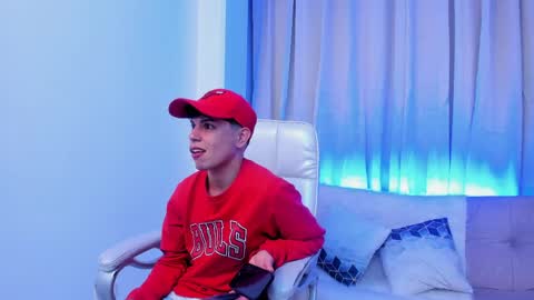 Lucho online show from April 2, 3:59 am