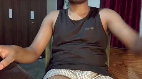 luci_ri online show from April 7, 8:14 am