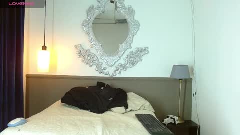 luckk_ online show from April 11, 7:45 am