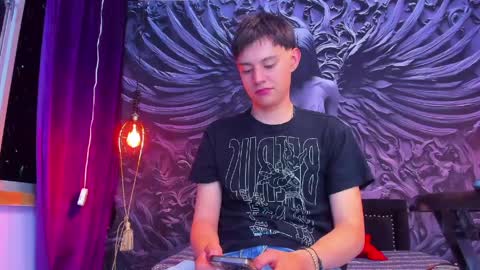 luckk_ online show from April 1, 5:42 am