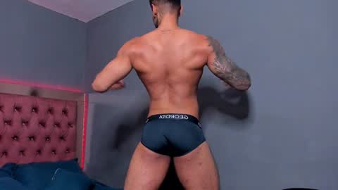 Snapshot of luigi1_ chatting on February 4, 3:11 am Luigi Vitale online show from February 4, 3:11 am