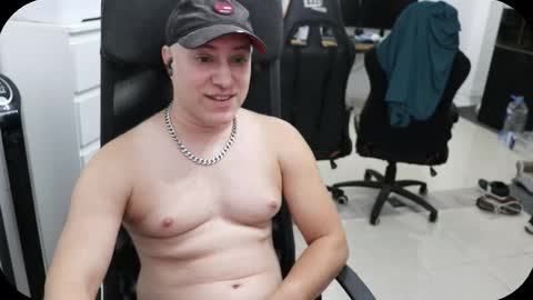 luisalbertoa online show from November 26, 1:08 am