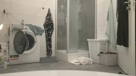 lukasschoetz online show from March 17, 6:10 pm