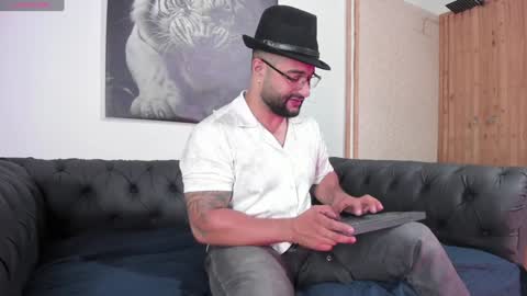 Snapshot of luke__09 chatting on February 7, 11:56 am LUKE online show from February 7, 11:56 am