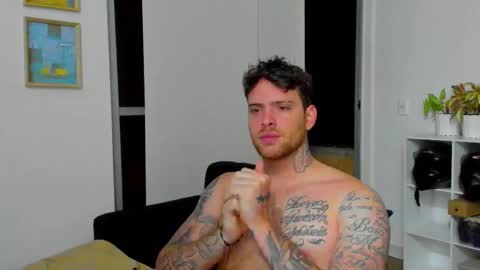 Snapshot of lukeglanton17 chatting on October 18, 6:29 am Luke online show from October 18, 6:29 am