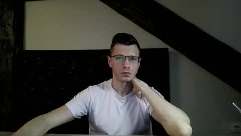 Andrew independent model 2000-0000 CET daily online show from March 19, 4:54 pm