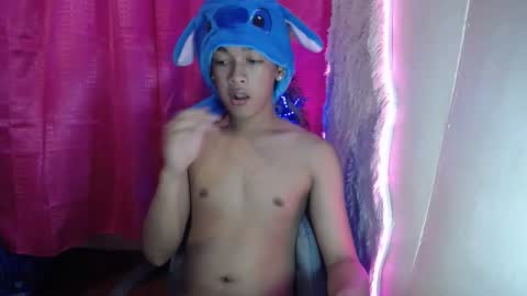 lunarmaxxx online show from April 10, 5:53 pm