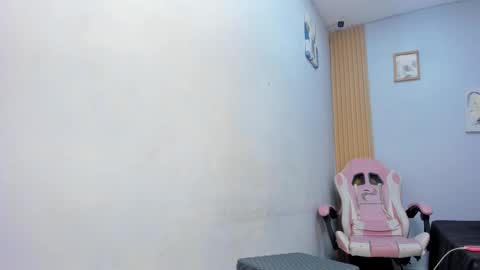 lunay_bigcock420 online show from December 3, 8:20 am