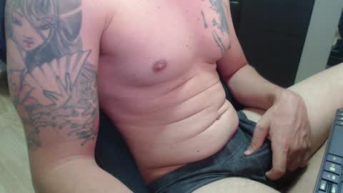 Snapshot of lushboy90 chatting on January 11, 9:26 am lushboy90 online show from January 11, 9:26 am