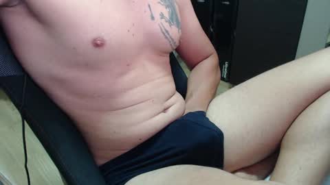 Snapshot of lushboy90 chatting on February 22, 3:45 am lushboy90 online show from February 22, 3:45 am