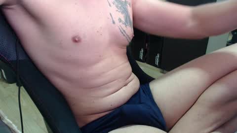 Snapshot of lushboy90 chatting on February 19, 3:50 am lushboy90 online show from February 19, 3:50 am