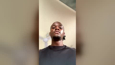 luwi8536466 online show from May 7, 8:36 am