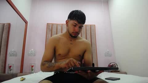 lyam_saenz online show from November 5, 11:18 pm