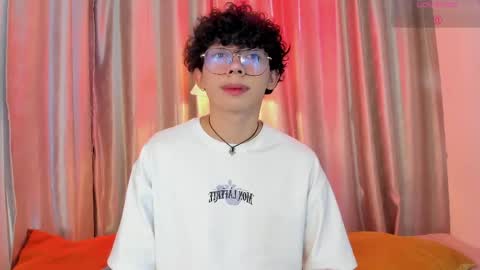 Lyan online show from May 28, 8:07 pm