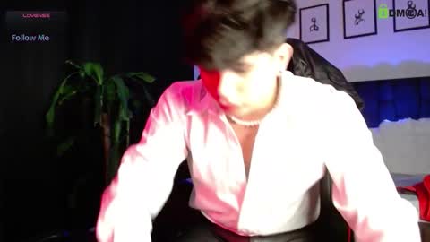 Lyle Bennett Freelance Model online show from February 2, 11:07 am