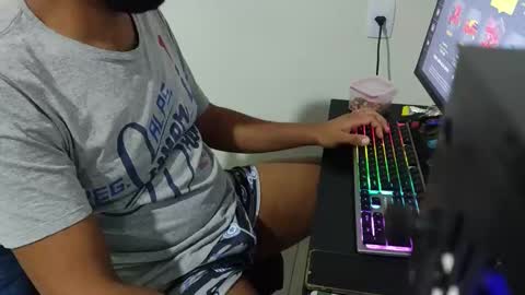 m0ren01995 online show from May 31, 2:12 am