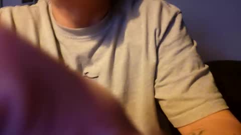 Snapshot of m1guele chatting on January 4, 2:03 am Fucklover online show from January 4, 2:03 am