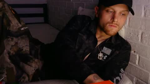 Snapshot of m831481 chatting on December 4, 8:23 am Hotandhairy online show from December 4, 8:23 am
