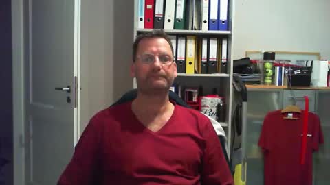 Snapshot of macfly67 chatting on February 19, 3:28 am macfly67 online show from February 19, 3:28 am